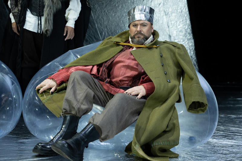 Read more about the article Ópera Macbeth de Verdi ganha nova montagem no Theatro Municipal de São Paulo com direção de Elisa Ohtake