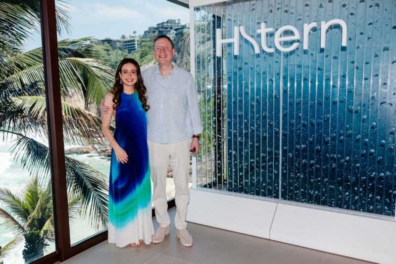 Read more about the article HStern recebeu convidados neste sábado 01/11 para o lançamento da sua coleção de joias Mar de Voltas.