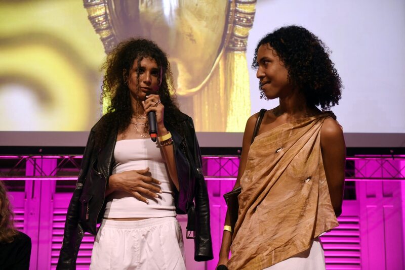 Ana Raylander e Arora