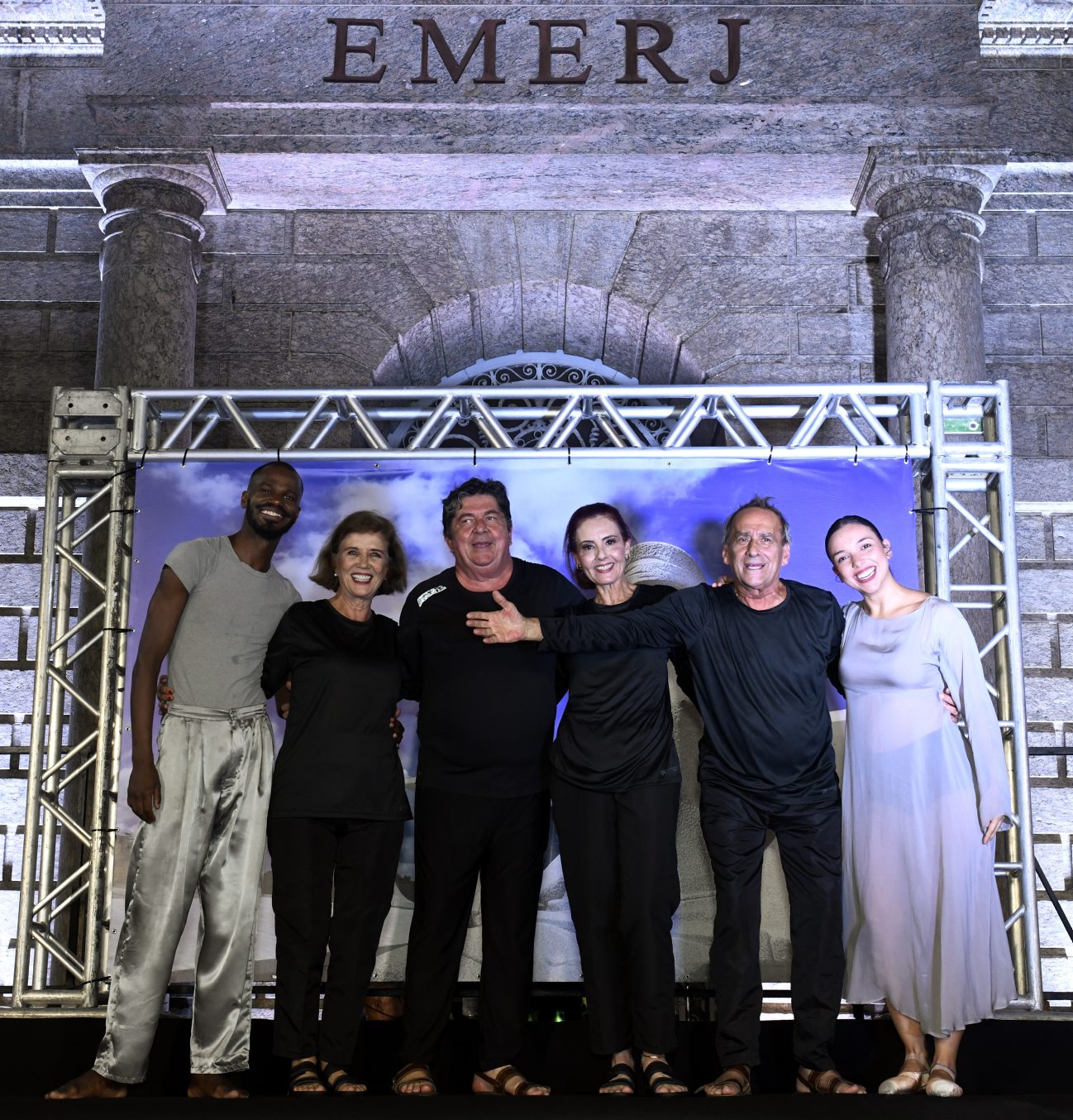 Read more about the article Espetáculo O Valor da Justiça aconteceu em frente ao prédio da EMERJ no dia 15 de dezembro