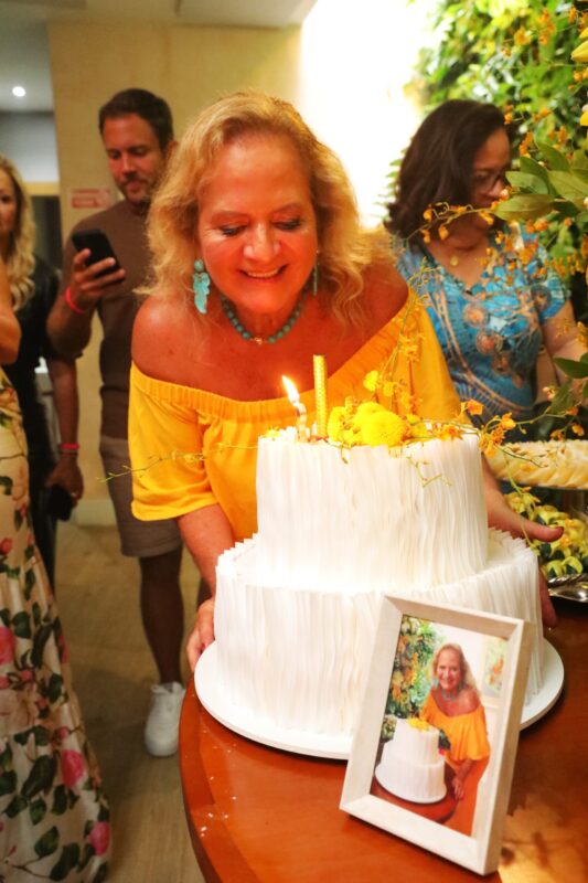 Read more about the article Renata Fraga celebra seu BDay com com almoço para 150 amigas em restaurante na Barra