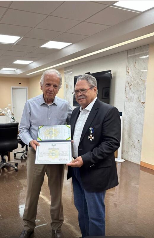 Read more about the article O jornalista Paulo Cesar Oliveira é homenageado ontem16/12 pelo Ministro José Mucio em Brasília