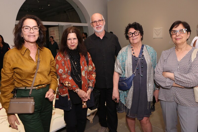 Read more about the article A exposição Tudo o que é frágil brilha sem medo do esplendor de Renato Bezerra de Mello inaugurada terça dia 9 no Paço Imperial