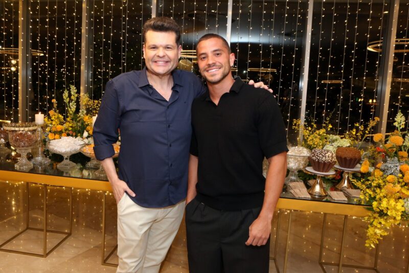 Read more about the article Carlos Lamoglia recebeu ontem 22/12 convidados para seu BDAY entre eles o primo Andre Lamoglia no Hotel Nacional