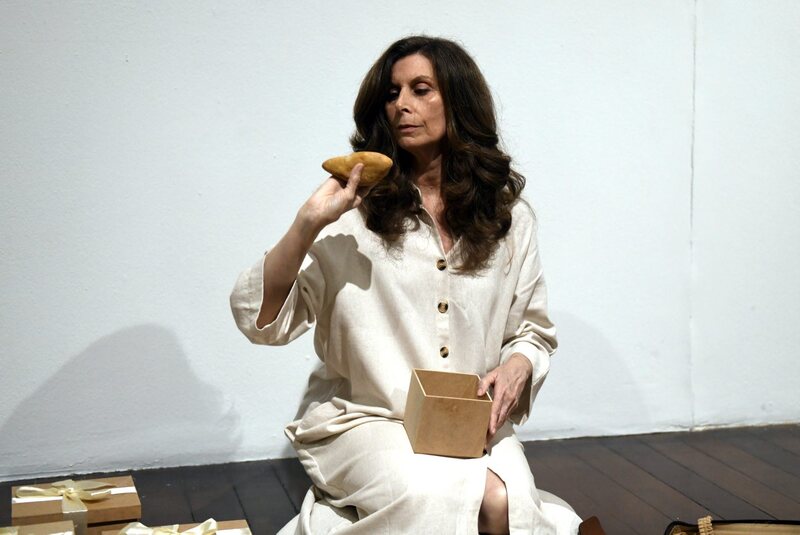 Read more about the article Liane Roditi apresenta Dobras e Desdobras no Centro Cultural  Correios Rio de Janeiro