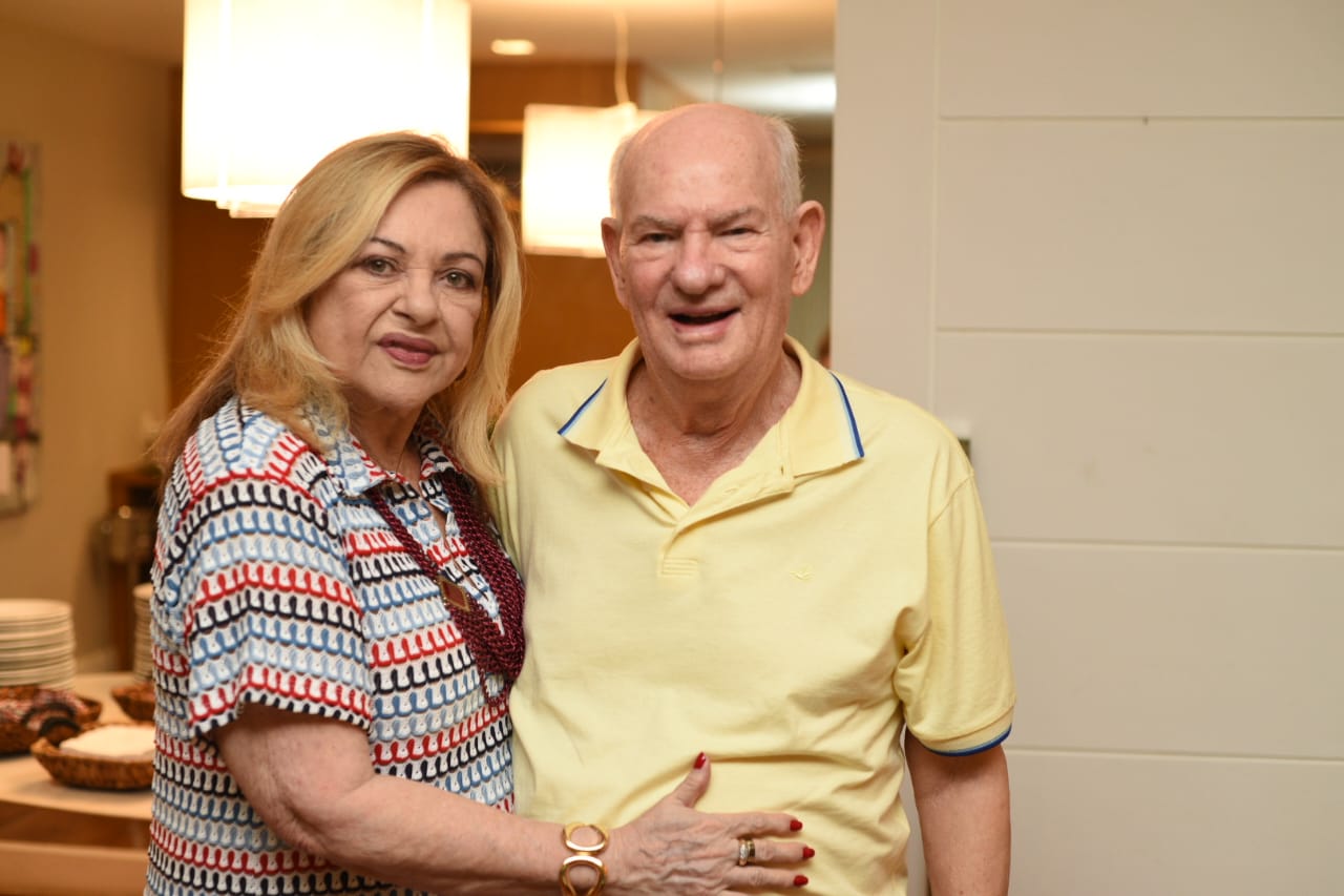 Read more about the article Bernadete Simonelli celebra seu BDay com um feijoada no sábado (21/02) das Campeãs