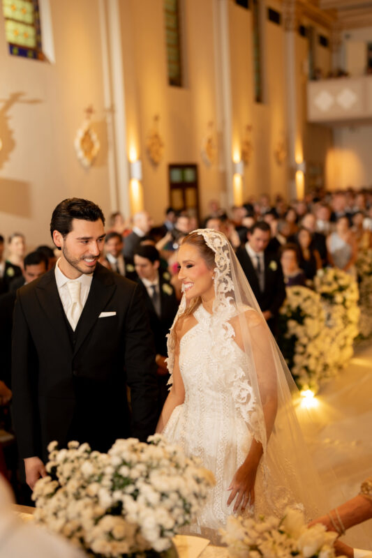 Read more about the article Os noivos de abril: Quintino Facci e Waleska Boainain se casam em Ribeirão com festa cenográfica e assinatura autoral