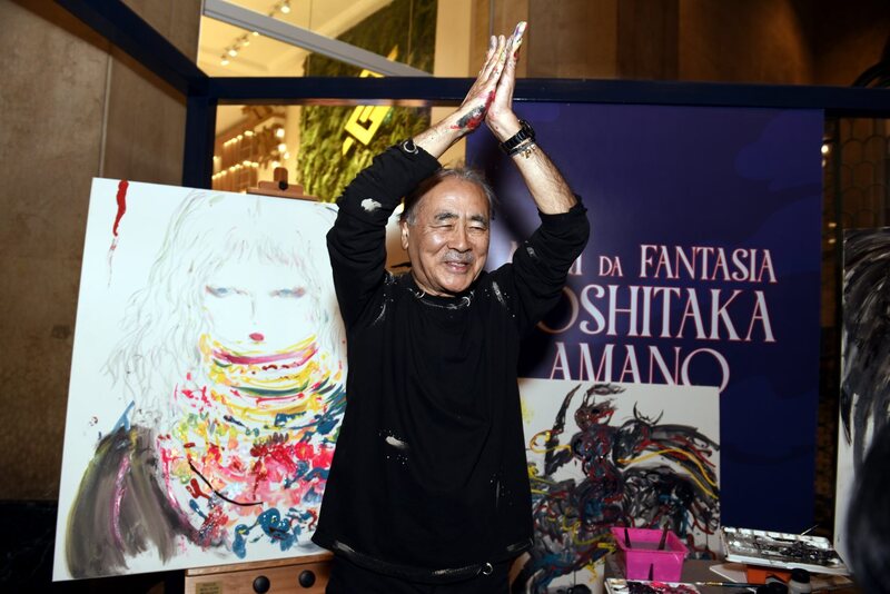 Yoshitaka Amano ao final da pintura
