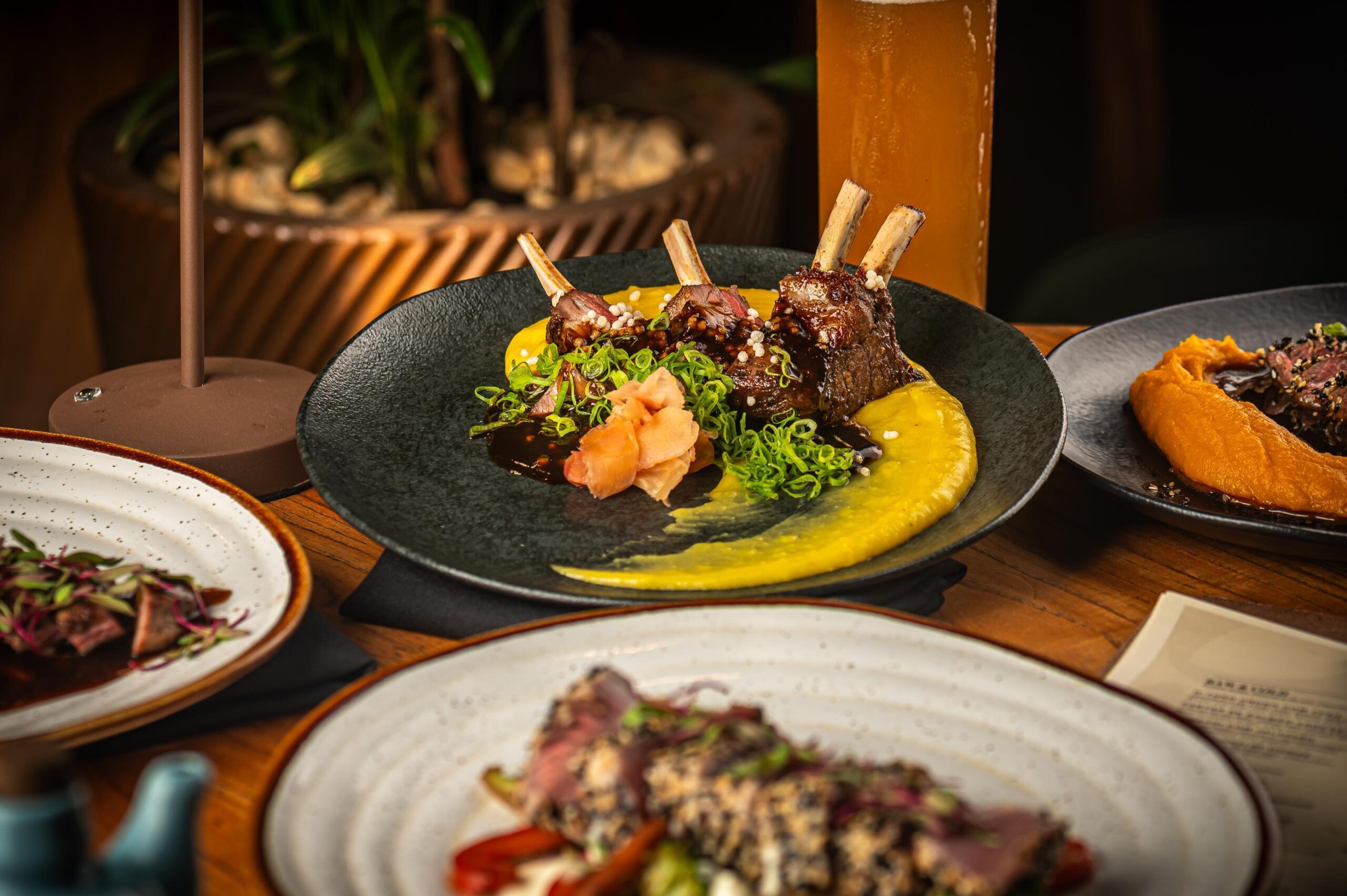 Read more about the article Sabores intensos e técnicas asiáticas marcam nova fase do cardápio do Rocco