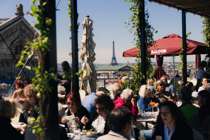 Read more about the article Balcon: o novo rooftop de Julien Sebbag celebra o espírito dos bistrôs parisienses na Galeries Lafayette