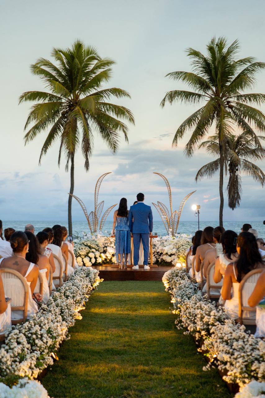 Maria Paula Zommer e Alexandre Fernandes celebram Bodas de Rosas em Baixio o novo refúgio de luxo da Bahia