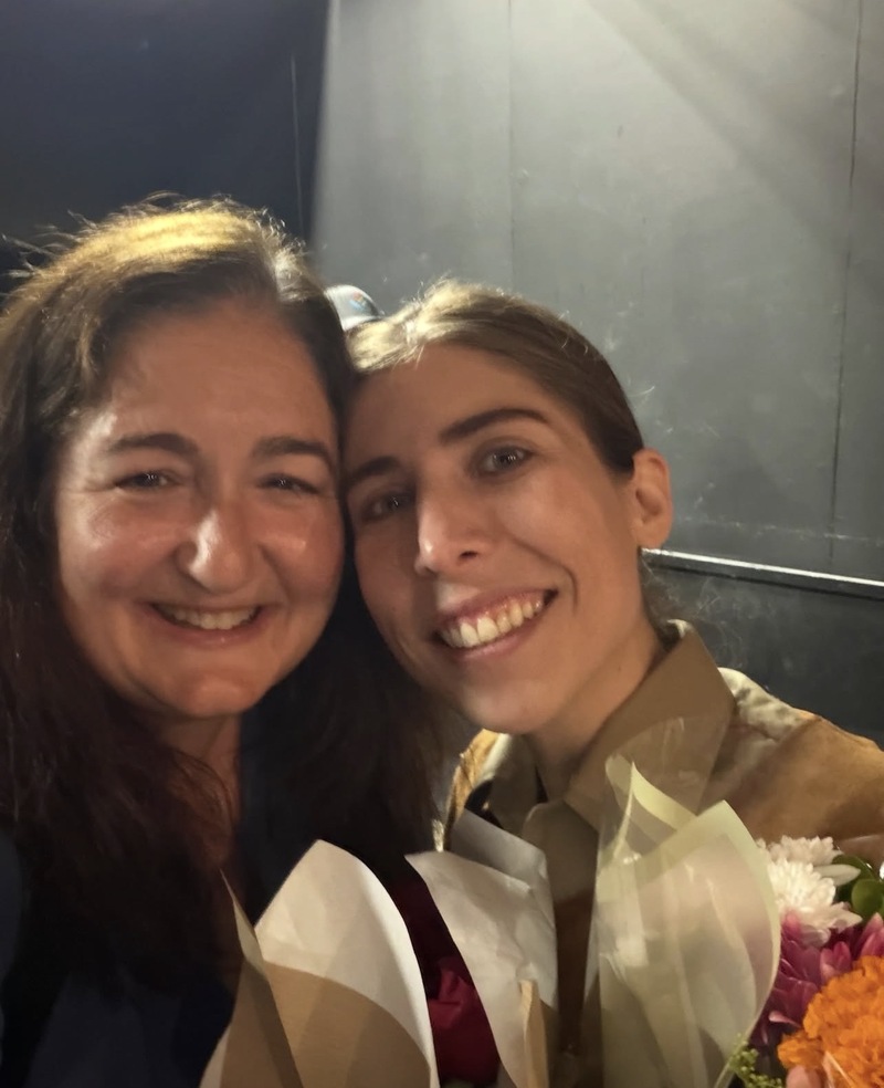 Bruna Fachetti (atriz da peça), Courtney Novak (influenciadora literária que viralizou no Brasil após falar de Machado de Assis e agora está indo como palestrante convidada para a Bienal) - A hora da estrela