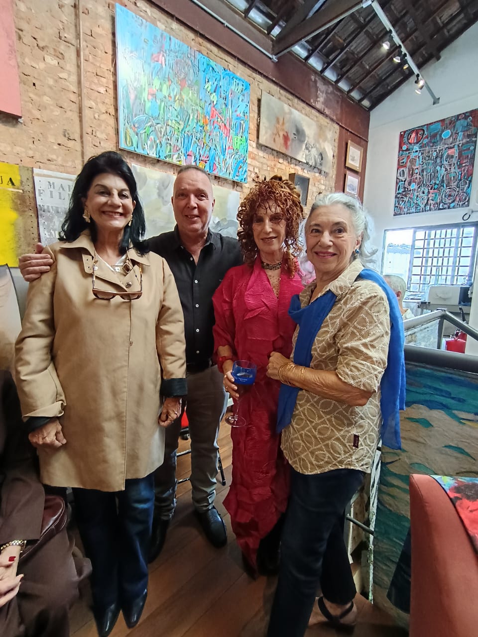 Martina Farmbauer,Thelma Innecco e Val Guimarães