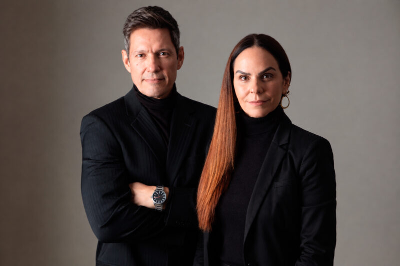 Read more about the article Teresa Lampreia e Edu Rodrigues unem televisão, moda e fotografia em experiência inédita em Porto Alegre